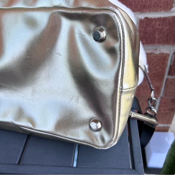 G.I.L.I. Weekender Bag Faux Shearling & Metallic Gold Duffel - Picture 5 of 10